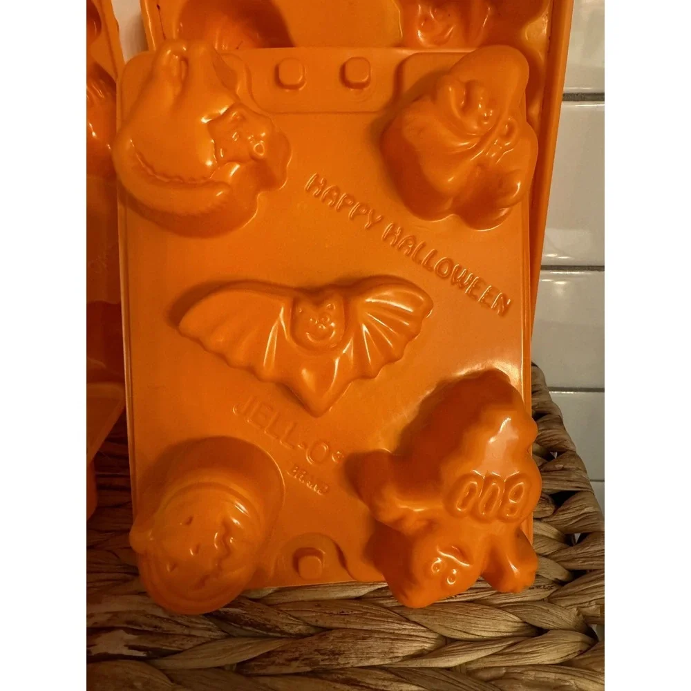 Jello Jigglers Halloween Molds Orange Bat Ghost Witch Cat Pumpkin Set of‎ 4